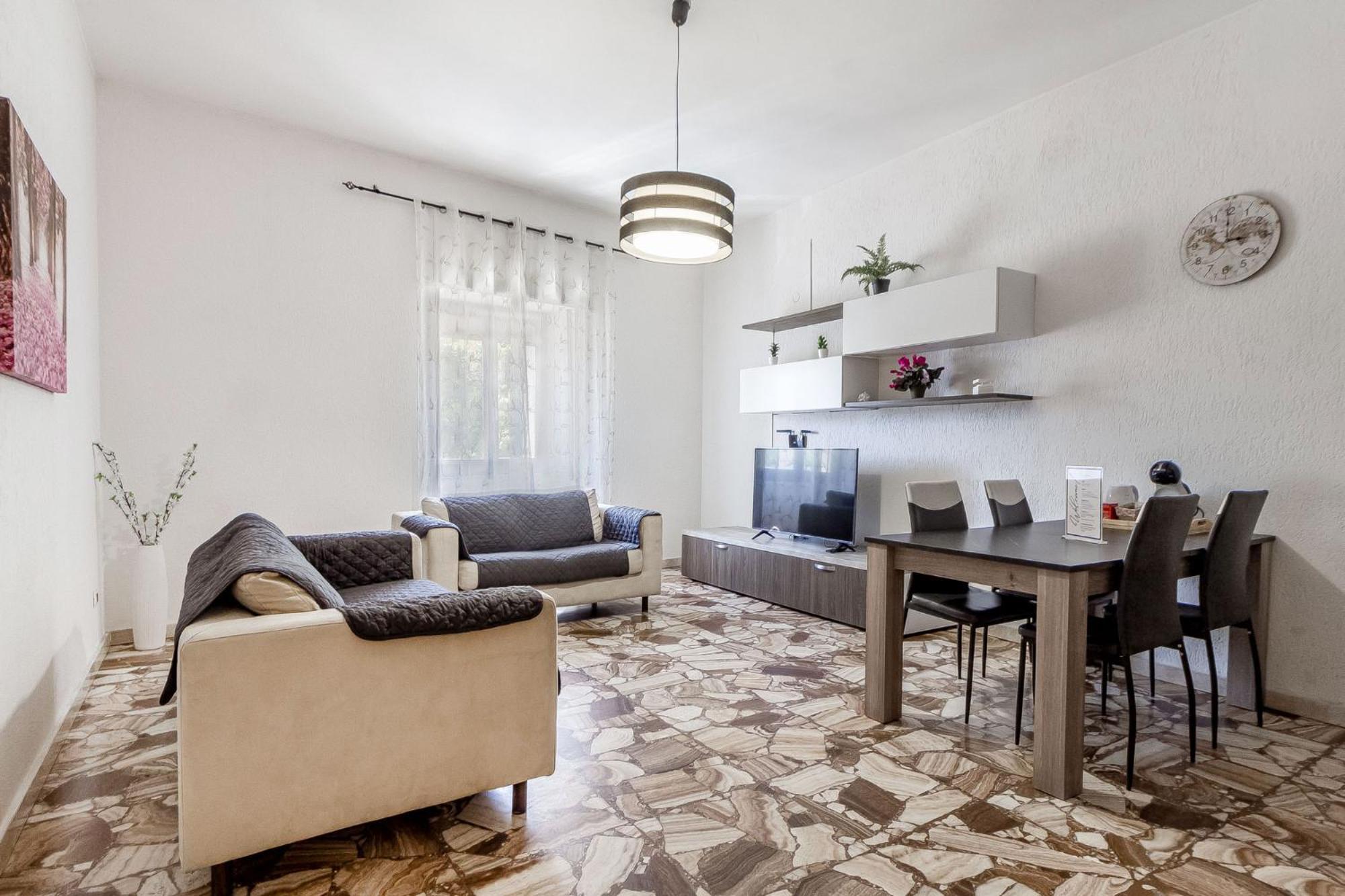 Lovely Piazza Santa Maria Apartment Сассари Экстерьер фото