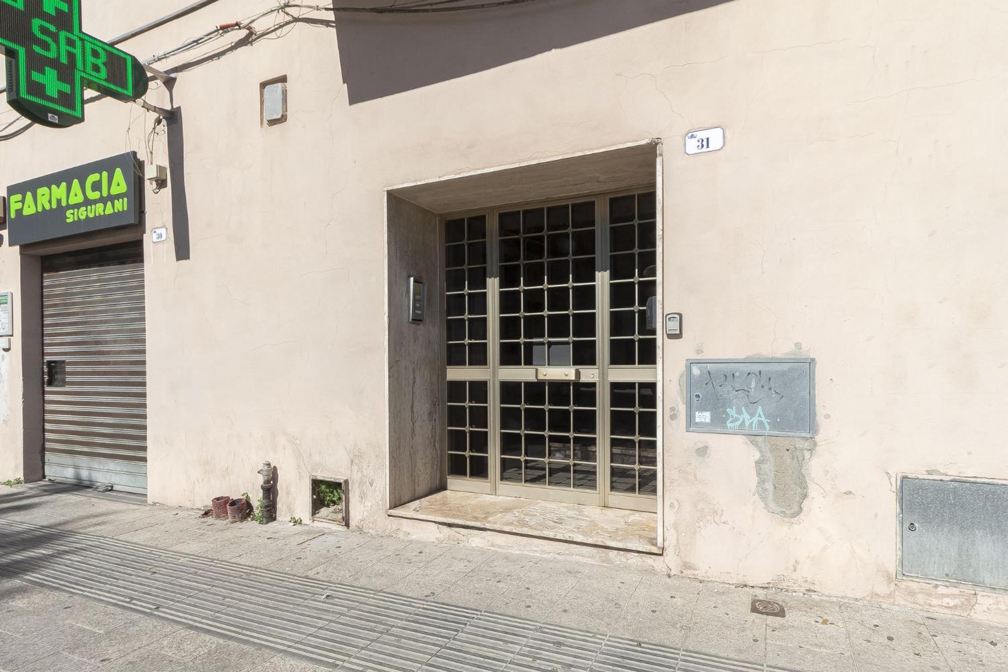 Lovely Piazza Santa Maria Apartment Сассари Экстерьер фото
